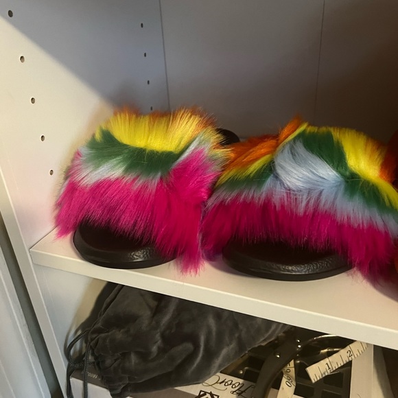 Foux Fur Slides Fluffy slippers open toe - Picture 2 of 5